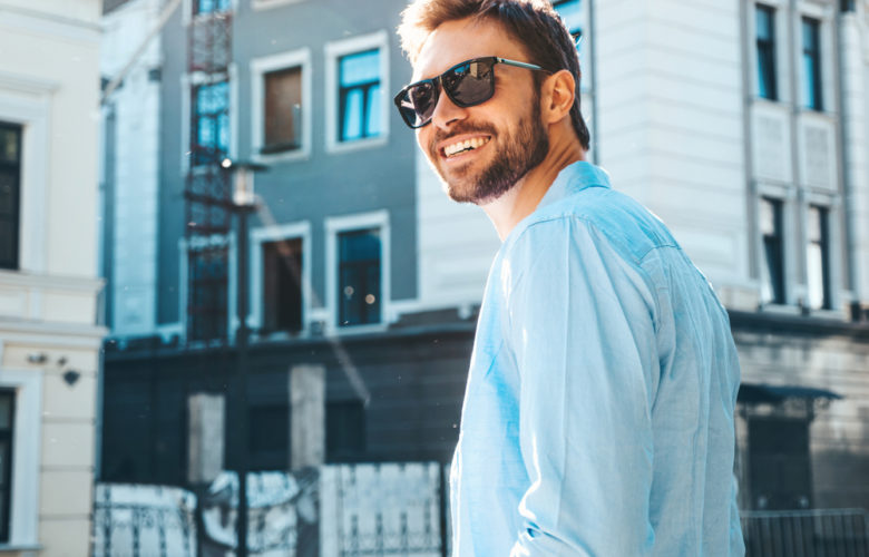 Quelle doit être la coupe d'une chemise décontractée pour homme ?